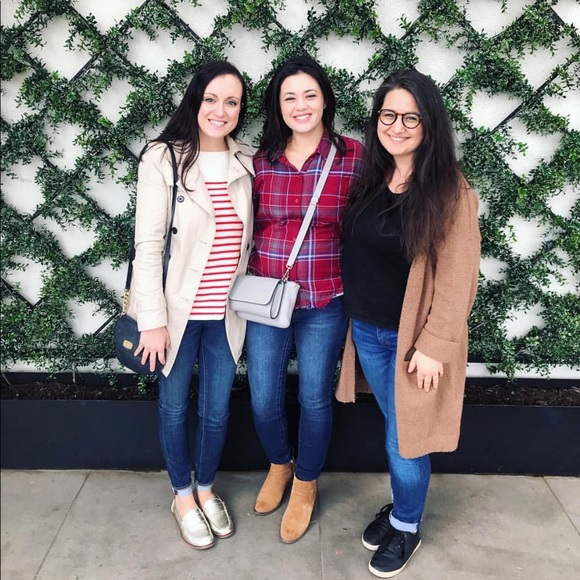 Meet your Posher, Jennifer - Picture 4 of 5